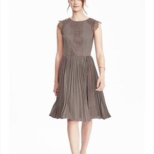 Elegant Gray Lace Dress Banana Republic Size‎ 6